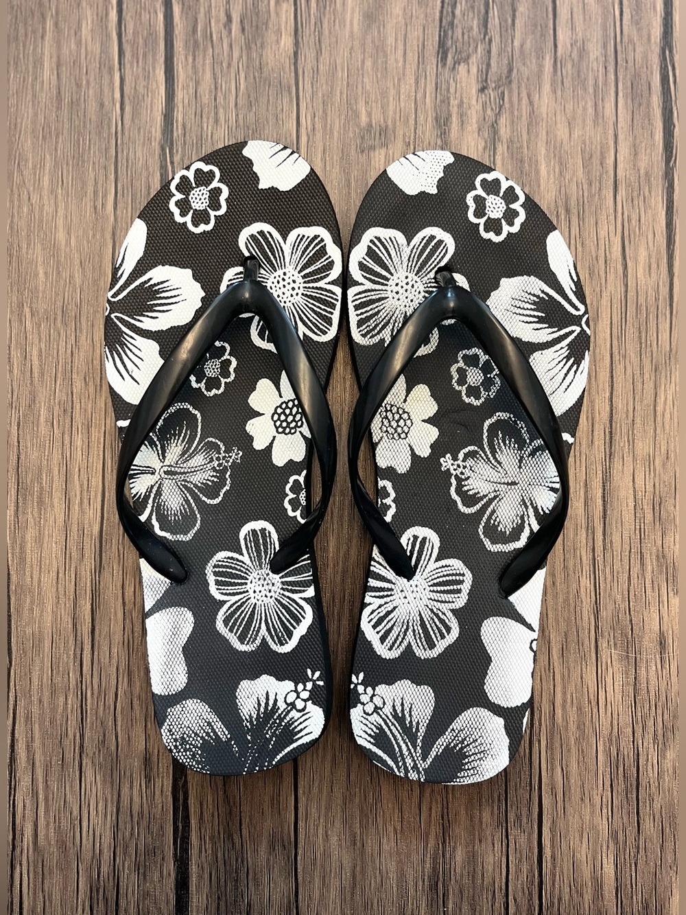 Y2K Vintage Hibiscus Floral Print Flip-Flops